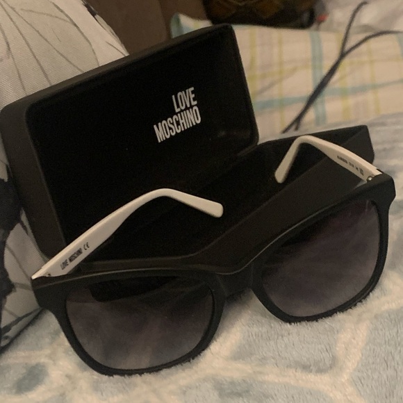 Moschino sunglasses - Picture 3 of 4